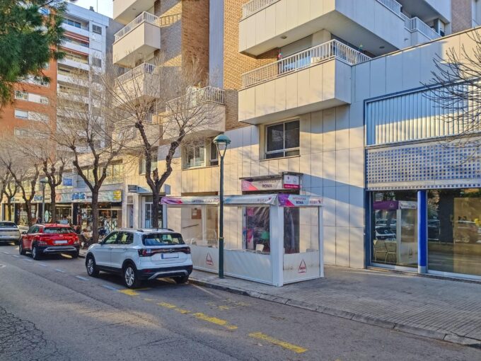 ¡Tu Oficina Perfecta en Tarragona! Espacio y Comodidad en la Avenida Roma_1