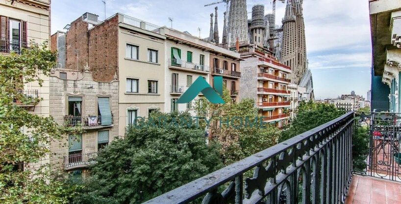 Apartamento tradicional completamente renovado. Calle Sardenya._1