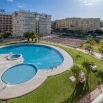 Apartamento y parking en precioso recinto