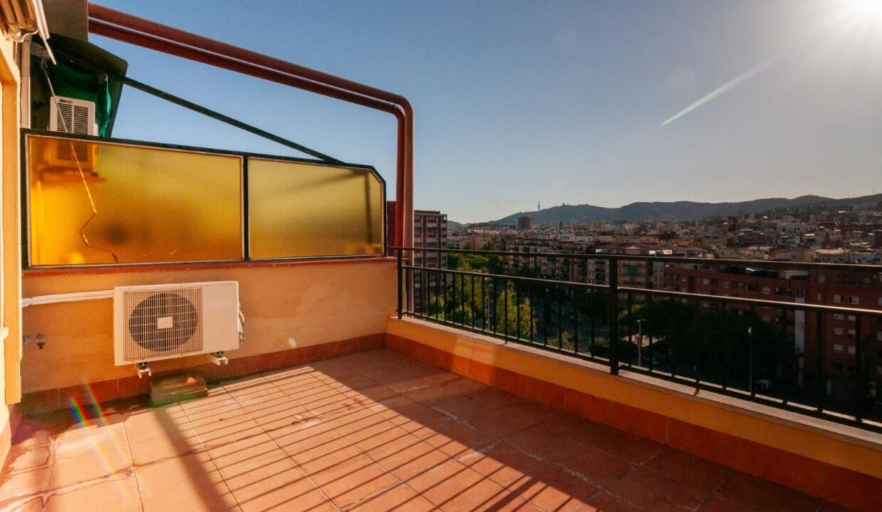 Ático con terraza en Sant Andreu_1