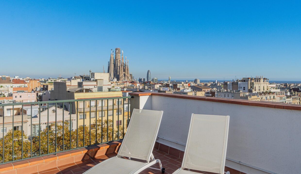 Ático con vistas a la Sagrada Família en pleno Paseo Sant Joan_1