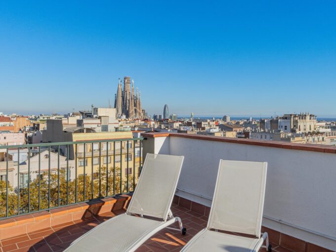 Ático con vistas a la Sagrada Família en pleno Paseo Sant Joan_1