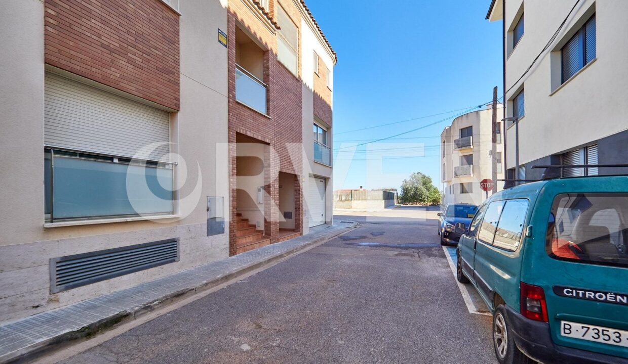 Estilo de Vida Rural en Sant Jaume dels Domenys: Tu Nueva Casa con Posibilidad de Ascensor_3