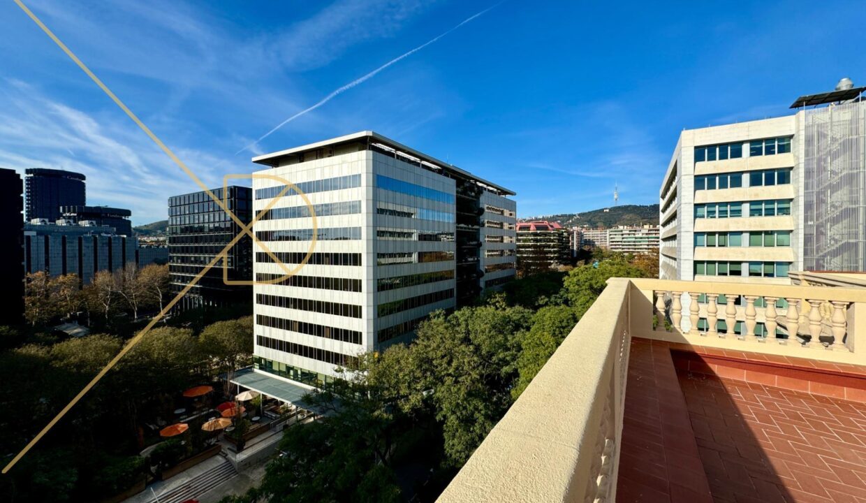 Impresionante ático de 140 m2 más 200 m2 de terrazas ubicado en la Illa Diagonal. Les Corts_5