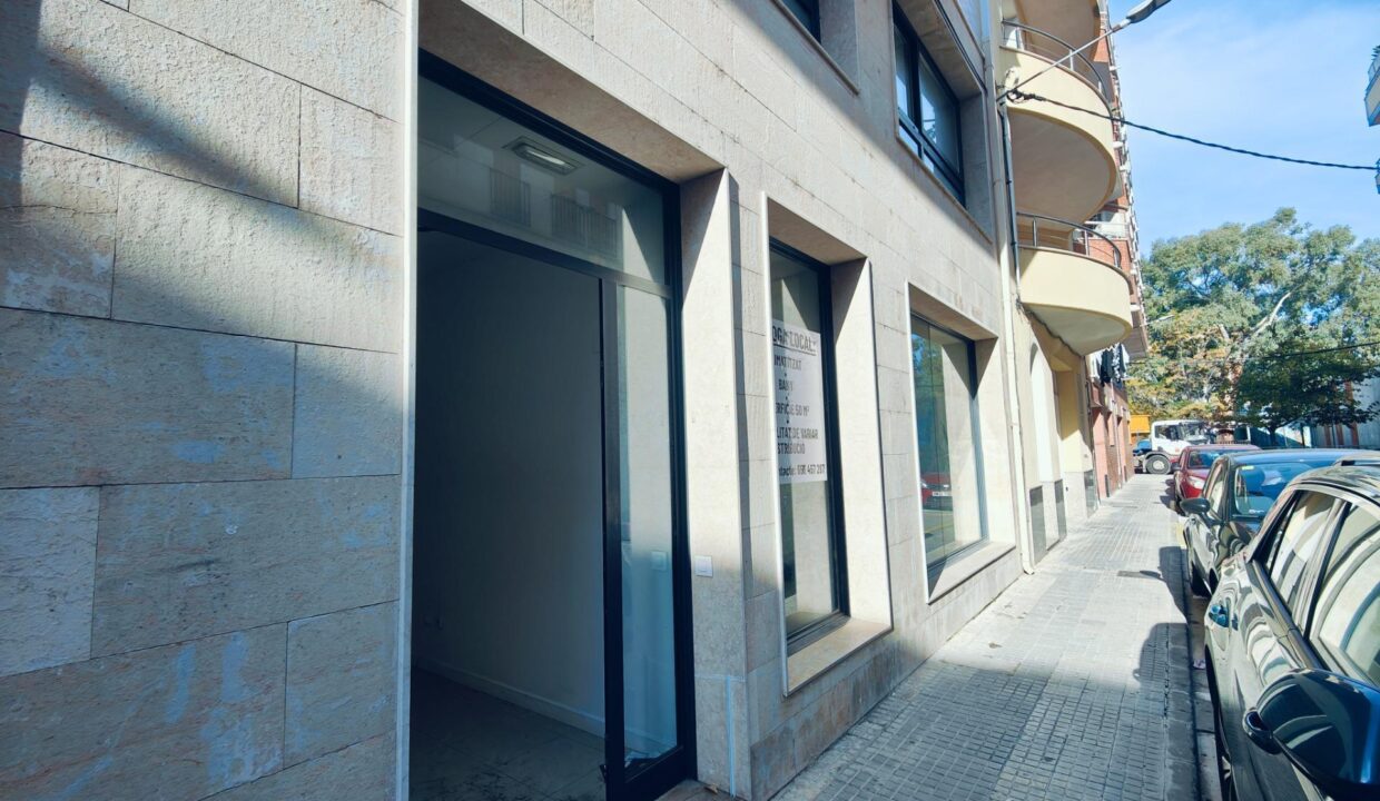 Local comercial de 47m2 con 1 wc en la zona del Xicago de La Ràpita_2