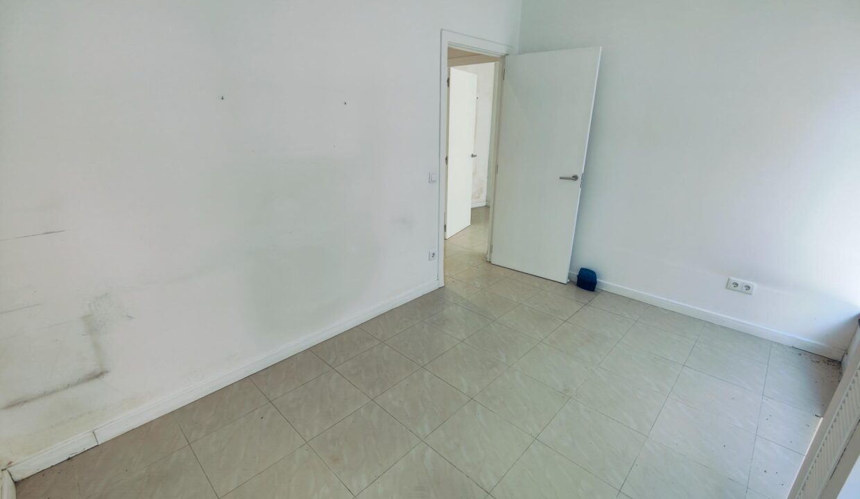 Local comercial de 47m2 con 1 wc en la zona del Xicago de La Ràpita_3