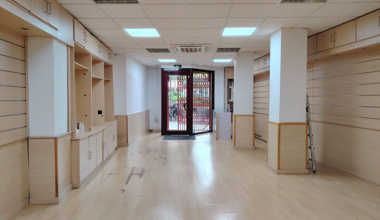 Local comercial en Via Julia 95 (Pl. Francesc Layret)_1