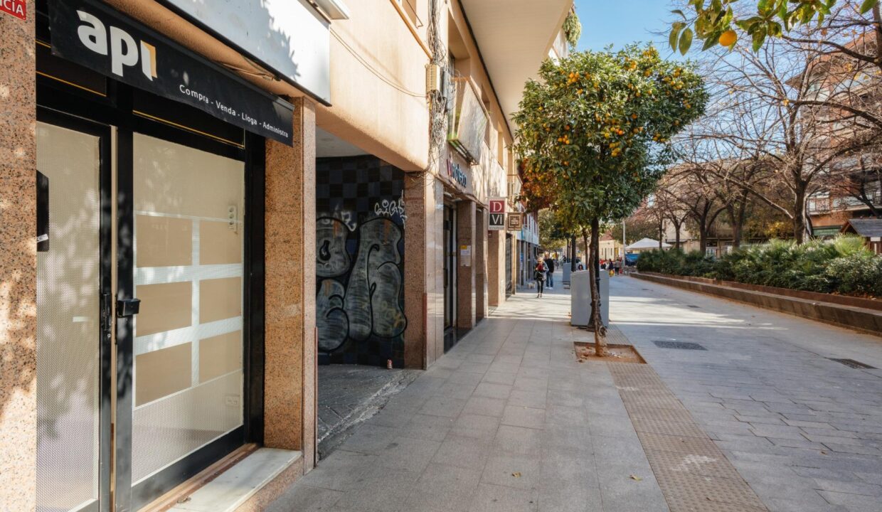 Local comercial en calle Ruben Dario próximo a calle Gran Sant Andreu_2