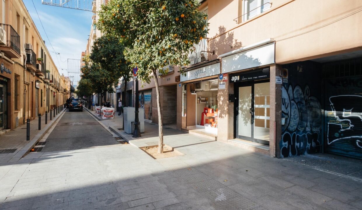 Local comercial en calle Ruben Dario próximo a calle Gran Sant Andreu_3