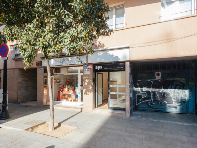 Local comercial en calle Ruben Dario próximo a calle Gran Sant Andreu_1