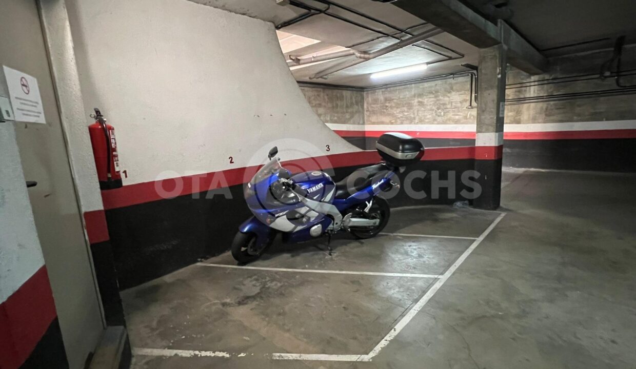 PARKING PARA MOTO EN CALLE SANTA HELENA ZONA MESTRAL DE REUS_3