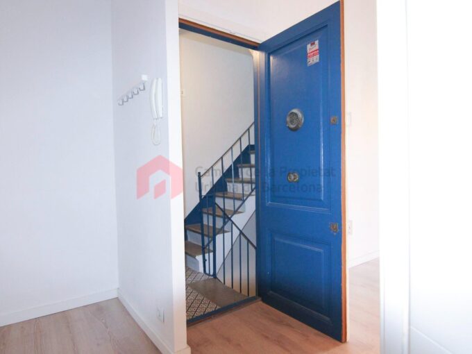 PISO EN VENTA REFORMADO EN SANTS JUNTO A LA PLAZA DE SANTS_1