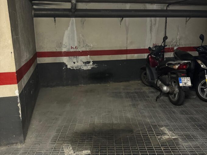 PLAZA DE PARKING EN LA CALLE VILADOMAT CON TAMARIT CON VIGILANCIA 24 HORAS_1