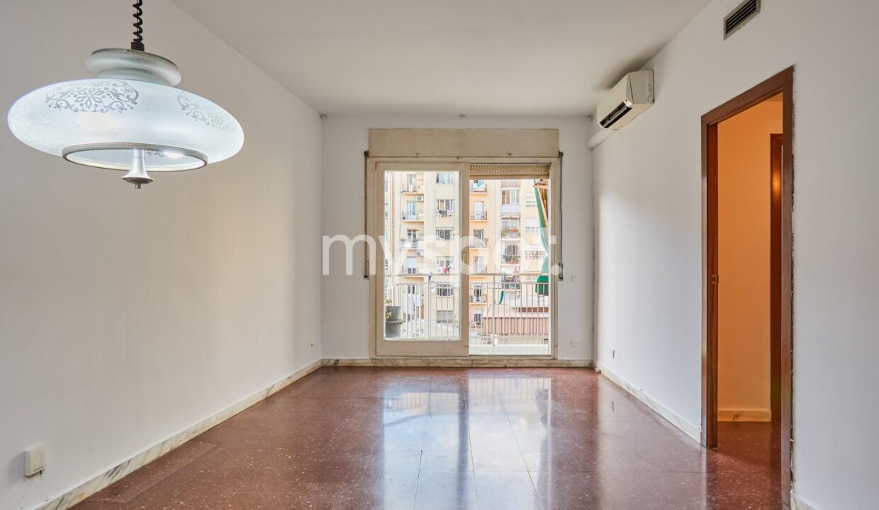 Piso de 4 habitaciones al lado del Mercado de Sant Antoni_1