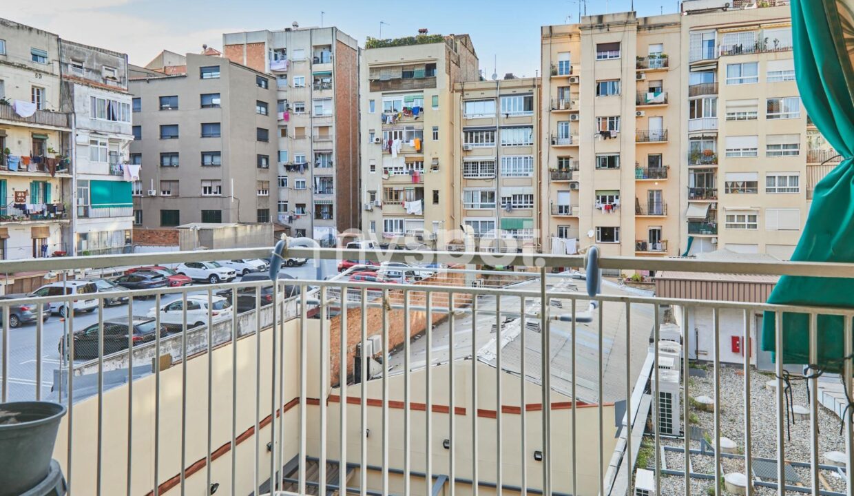 Piso de 4 habitaciones al lado del Mercado de Sant Antoni_3