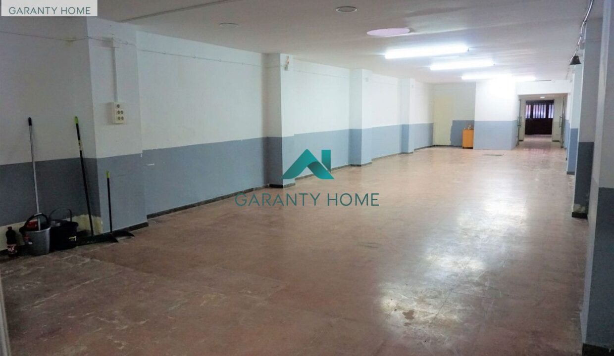 Se vende local comercial en Zona Sants_1