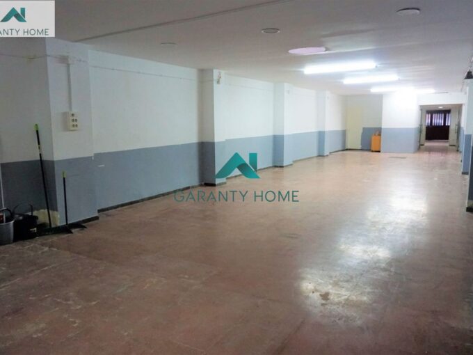 Se vende local comercial en Zona Sants_1