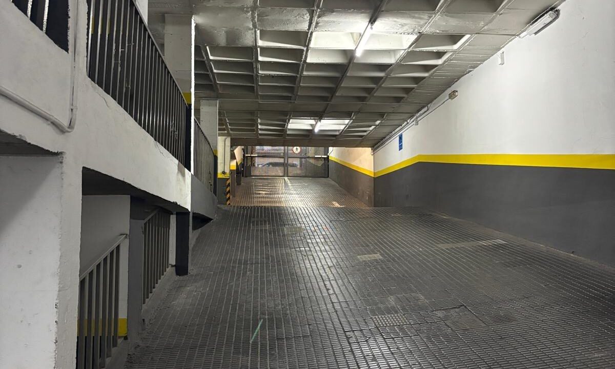 VENTA AMPLIA PLAZA DE PARKING_1