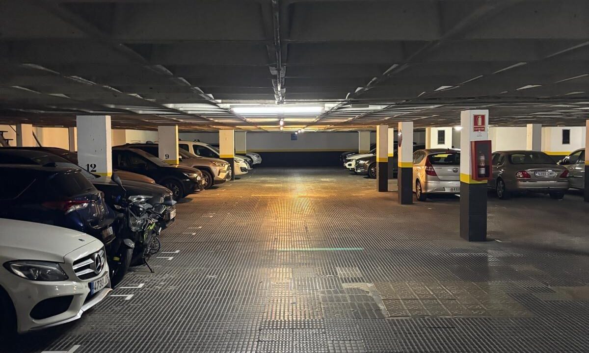 VENTA AMPLIA PLAZA DE PARKING_3