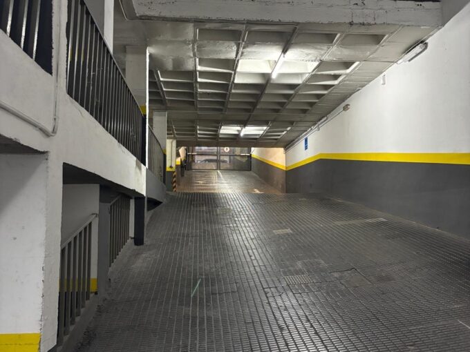 VENTA AMPLIA PLAZA DE PARKING_1