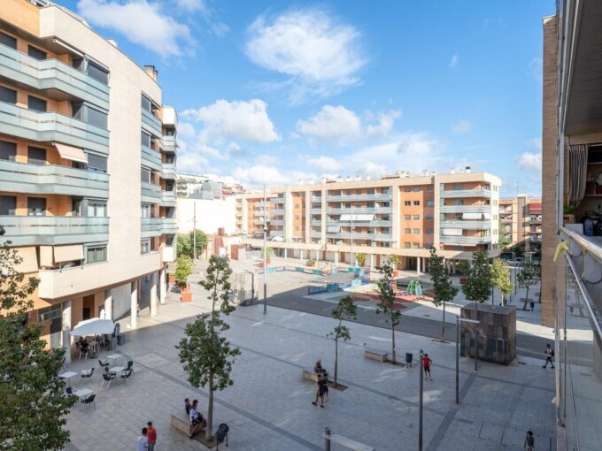 VENTA DE PLAZA DE PARKING PARA COCHE Y DOS MOTOS EN PLAÇA CULTURA DE LA PAU_1