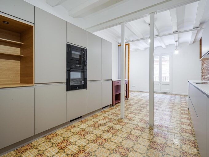 Vivienda en venta recientemente reformada en pleno corazón de Barcelona._1