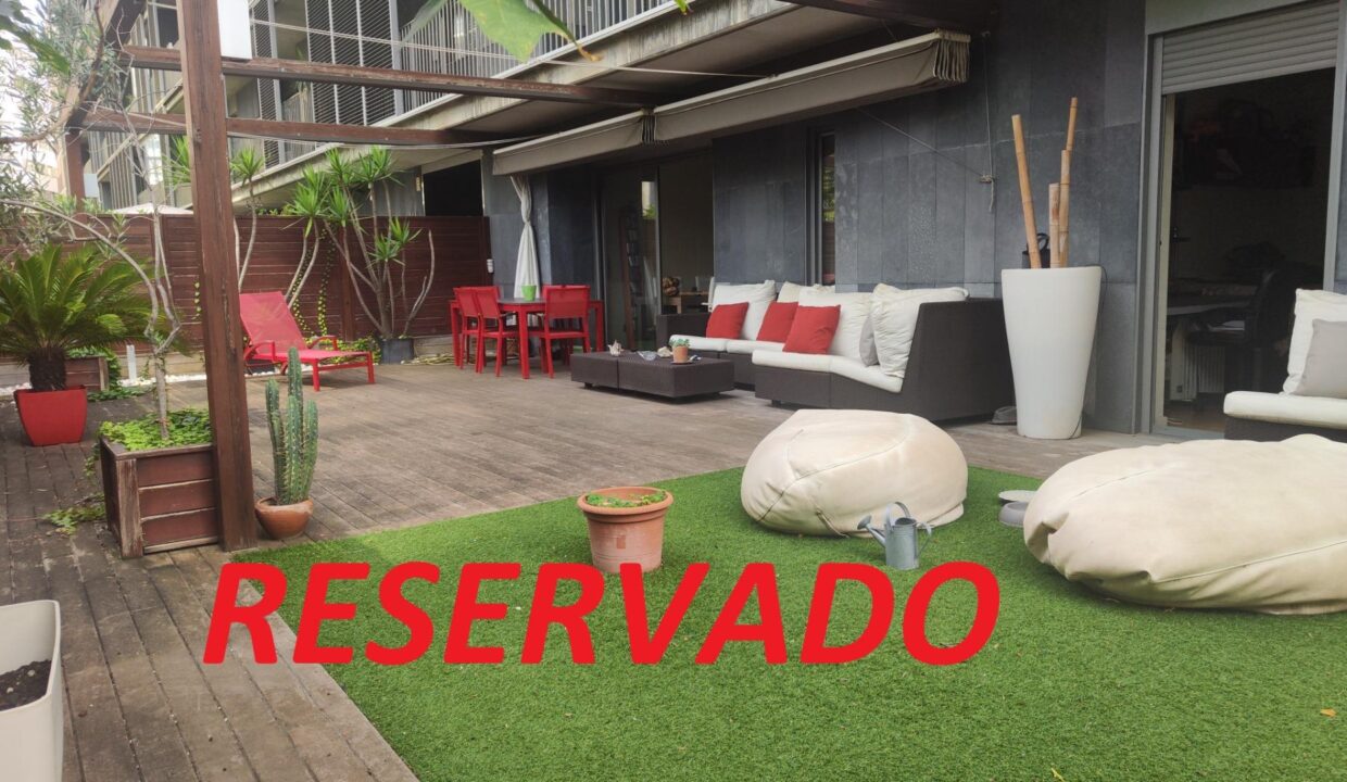 ¡Oportunidad en Poblenou con Gran Terraza Privada y piscina comunitaria!_1