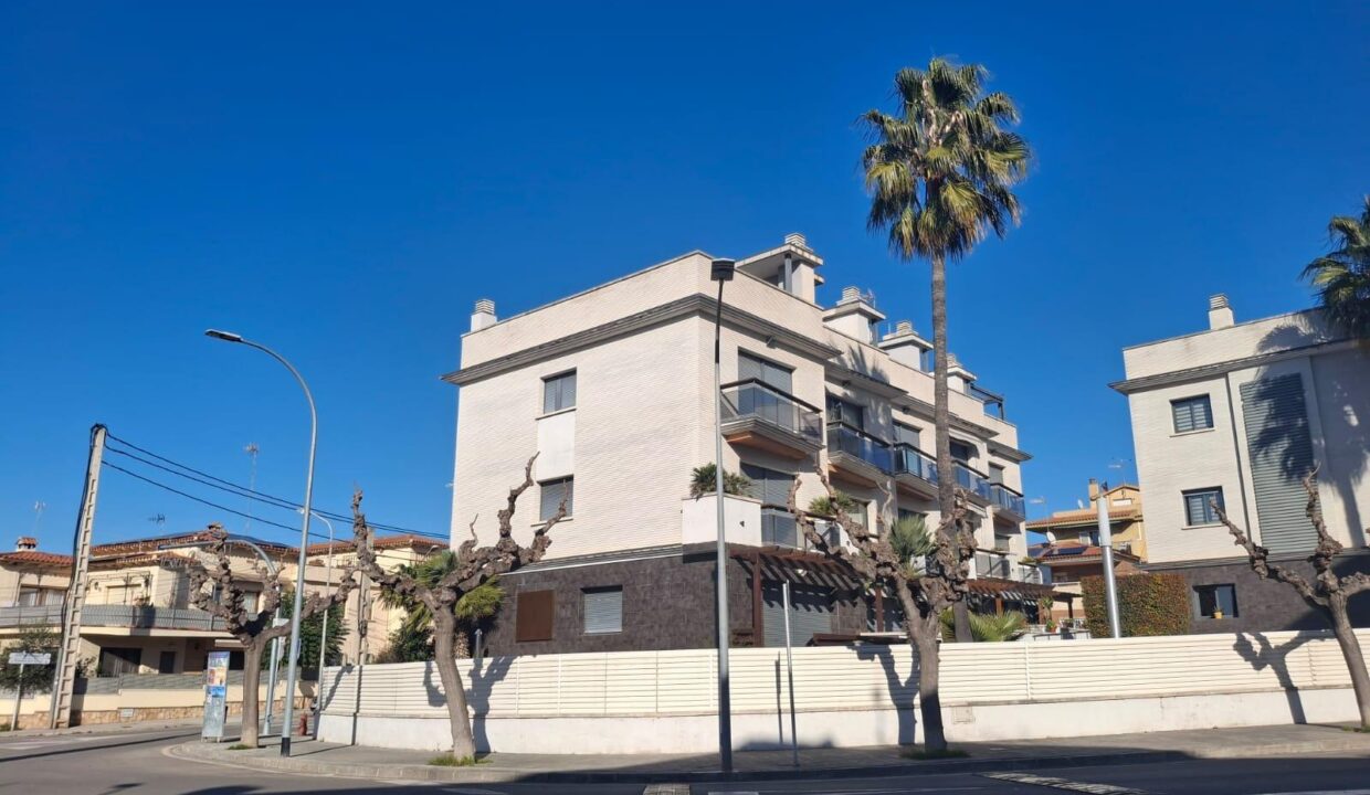 Adosada en venta en Urbanización Sant Jordi