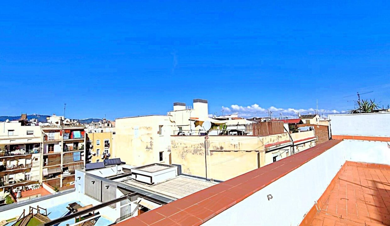 Ático con terraza privada de 60 m2 en el corazón Barcelona_3