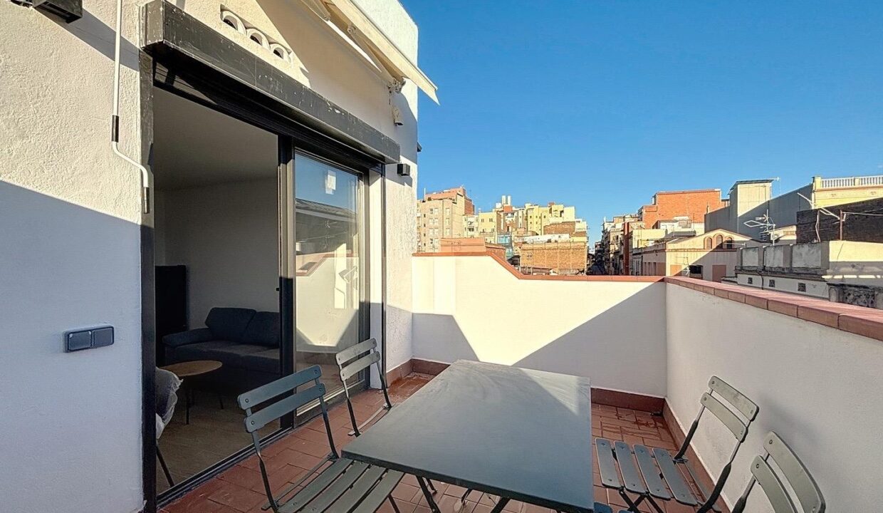 Bright Apartment with Private Terrace in Barcelona_1