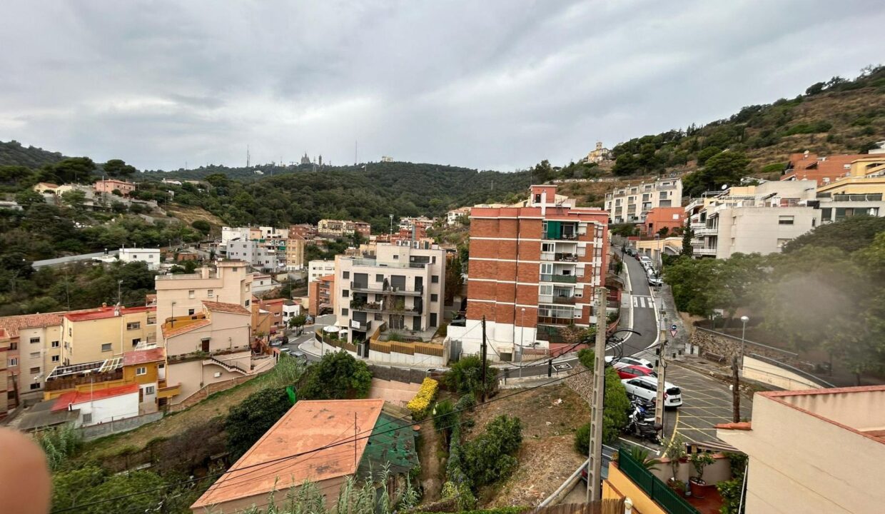 CASA ENCANTADORA CON PISCINA Y VISTAS DESPEJADAS EN SANT GENIS DELS AGUDELLS-BARCELONA_3