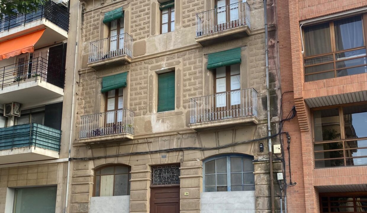 Edificio en el centro de Tortosa_1