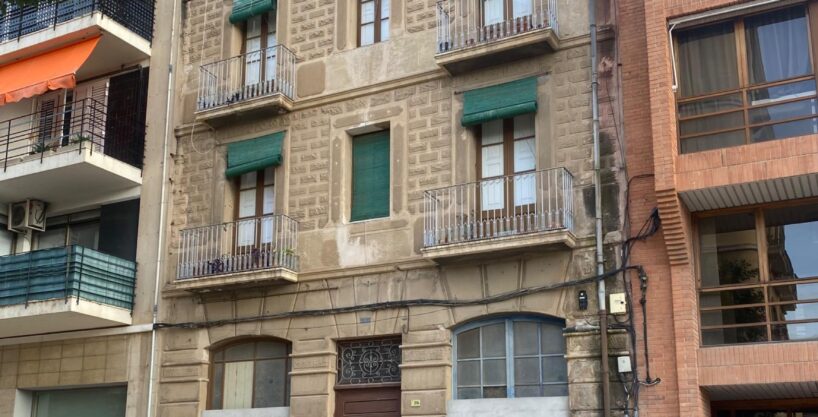 Edificio en el centro de Tortosa_1