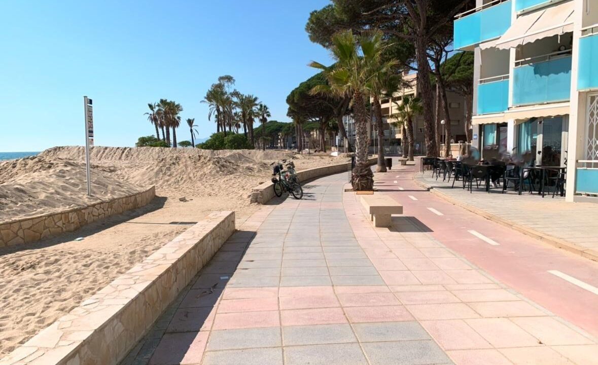 FANTÁSTICO PISO A PRIMERA LÍNEA DE PLAYA - CAMBRILS_3