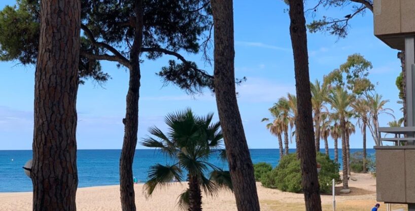 FANTÁSTICO PISO A PRIMERA LÍNEA DE PLAYA - CAMBRILS_1