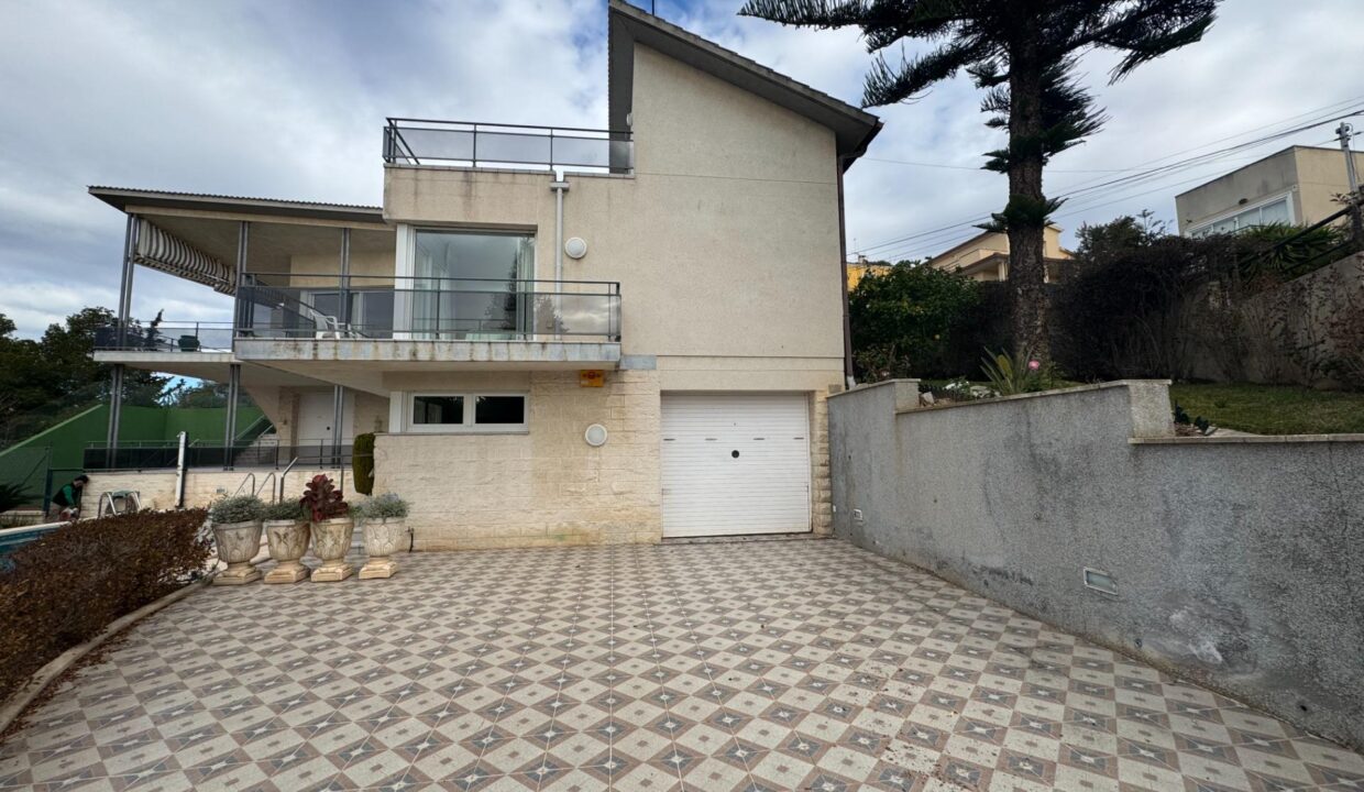 IMPRESIONANTE CHALET CON VISTAS AL MAR_2