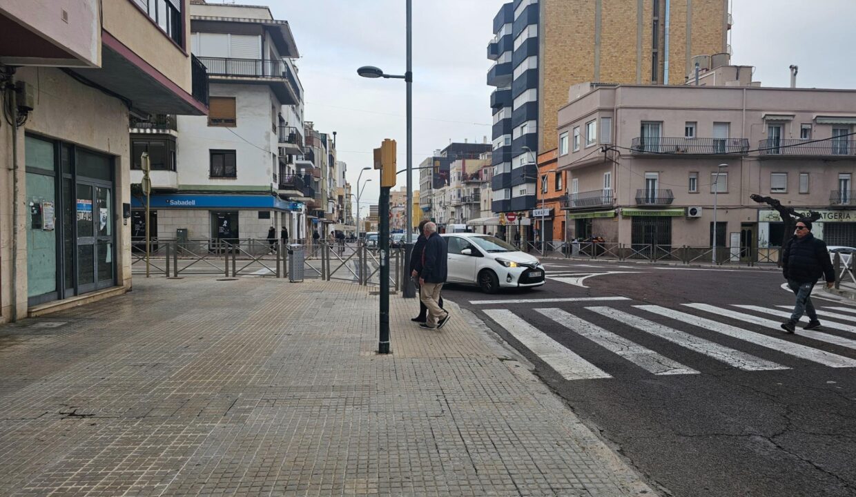 LOCAL EN CENTRO DE LA RÀPITA_4