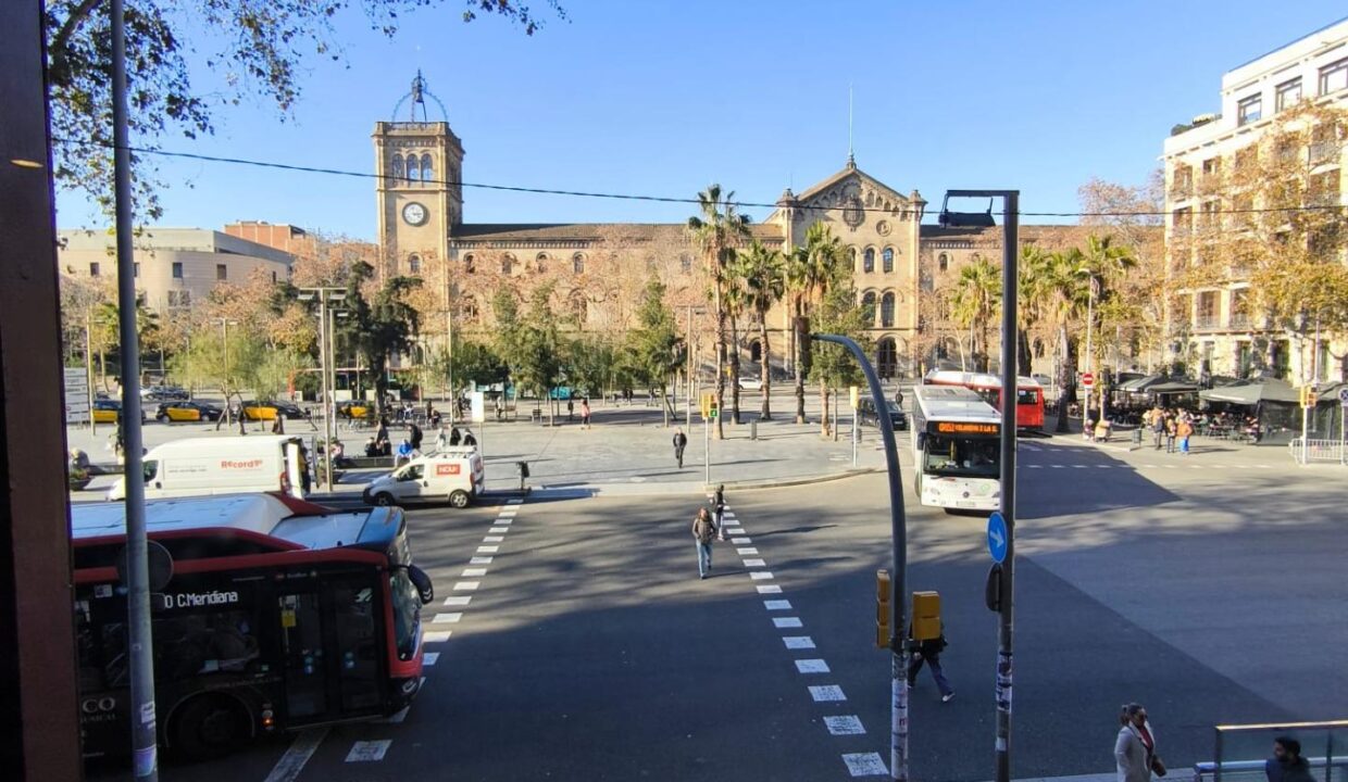 OFICINA EN PLAÇA UNIVERSITAT_2