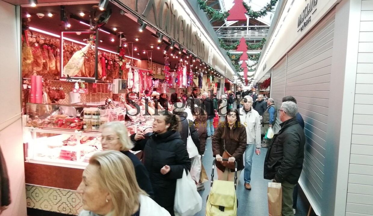 Oportunidad de Traspaso de 2 Tiendas en el Emblemático Mercado de Sant Antoni_5