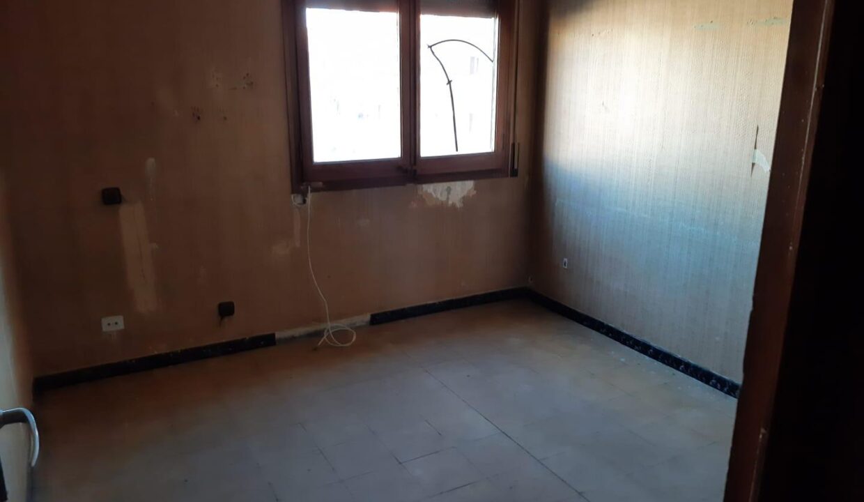 PISO A REFORMAR DE 46m² EN CALLE ESCULTOR LLIMONA_2