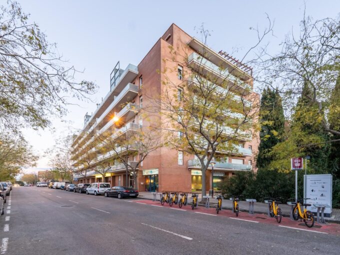 PISO DE CUATRO HABITACIONES CON PARKING INCLUIDO EN JARDINS DE REUS_1