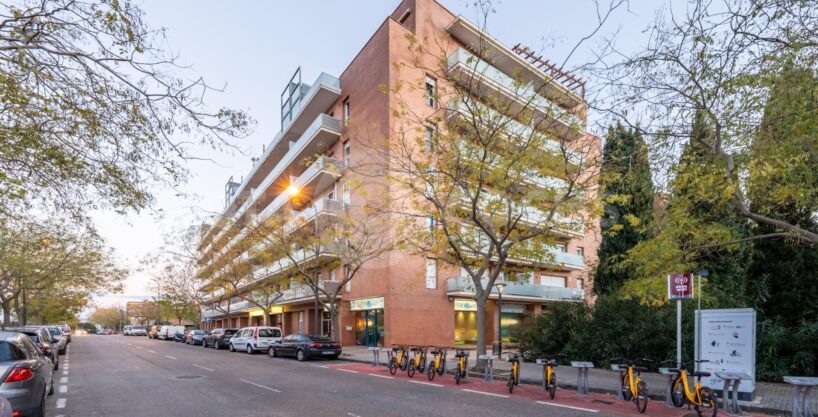 PISO DE CUATRO HABITACIONES CON PARKING INCLUIDO EN JARDINS DE REUS_1