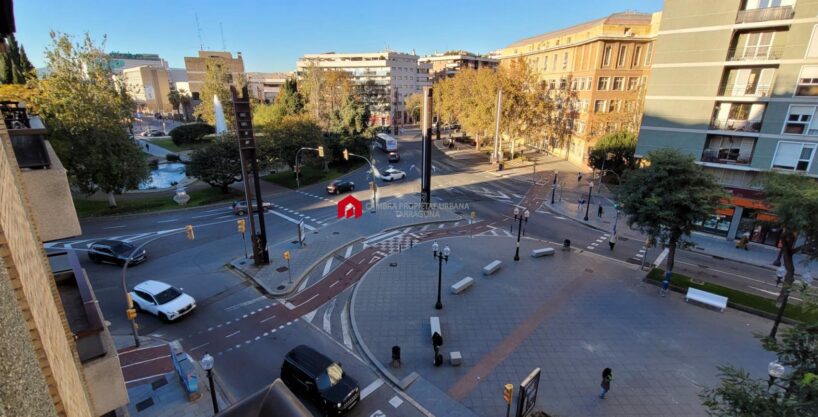 Piso  reformado de tres dormitorios sin amueblar en Rambla Nova._1