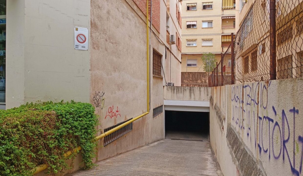 Plaza de aparcamiento p/ coche pequeño en C/ Ritort i Faus