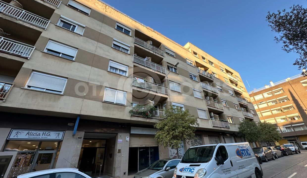 SE VENDE LOCAL DE 80 METROS EN REUS_1