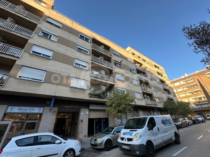 SE VENDE LOCAL DE 80 METROS EN REUS_1