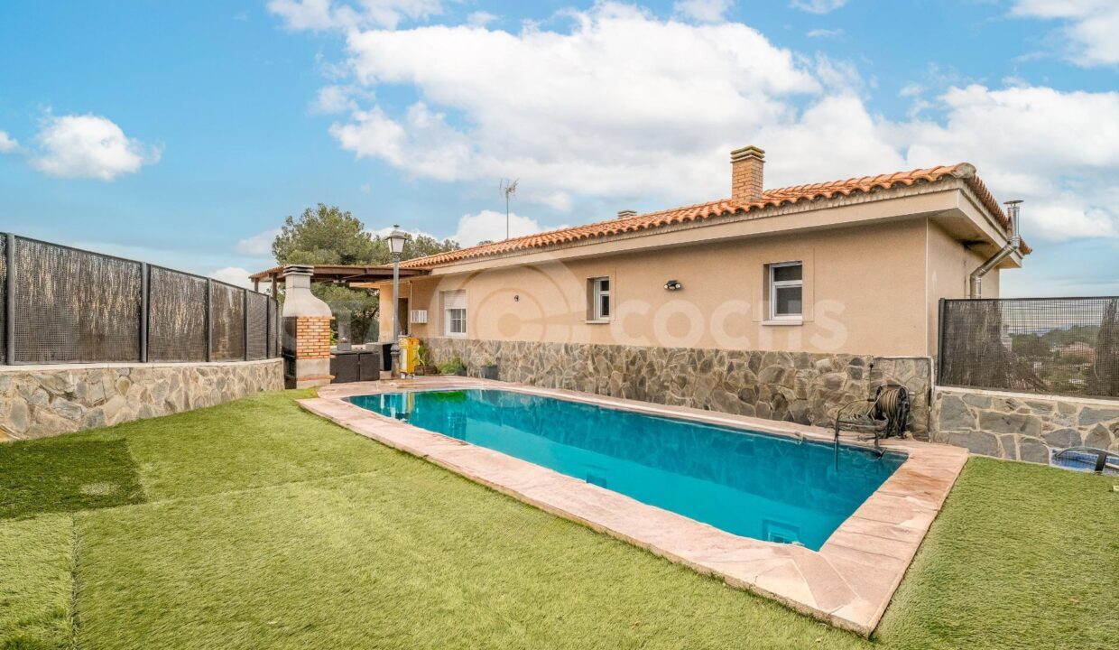 SE VENDE PRECIOSO CHALET INDIVIDUAL DE 5 HABITACIONES EN CASTELLVELL_1