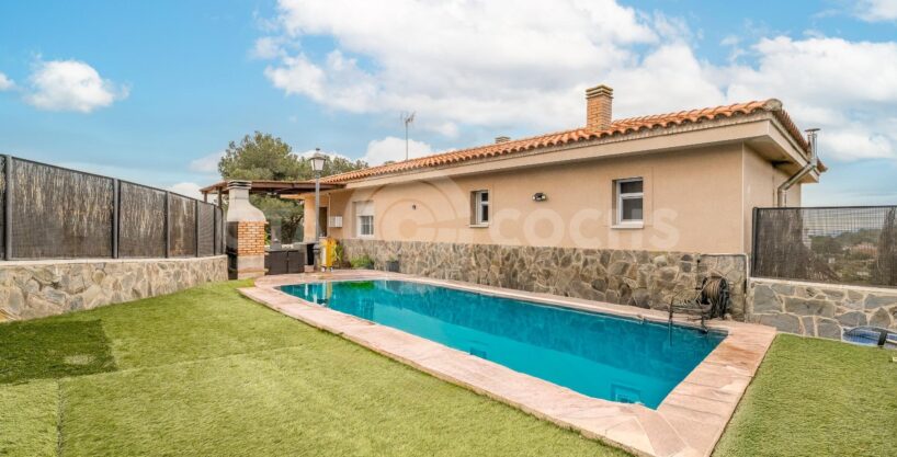 SE VENDE PRECIOSO CHALET INDIVIDUAL DE 5 HABITACIONES EN CASTELLVELL_1