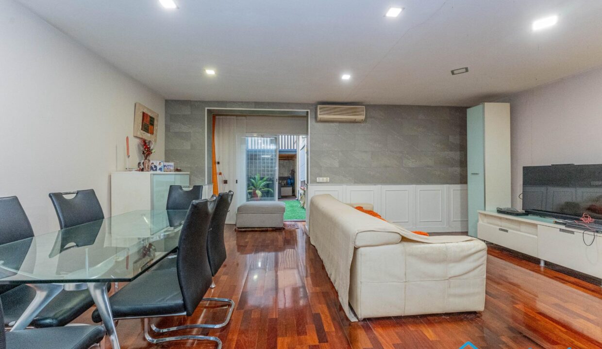 Se vende piso de tres dormitorios con terraza en el Eixample de Barcelona_1