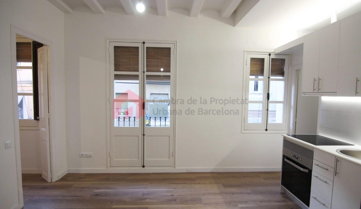 Vivienda de 33 m2 de 1 dormitorio independiente + salón reformado a estrenar junto mercado_1